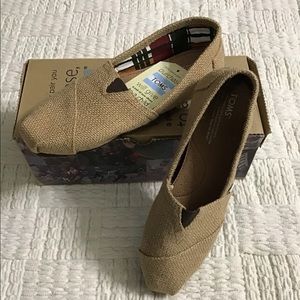 NWT TOMS classics